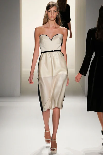 Look 8